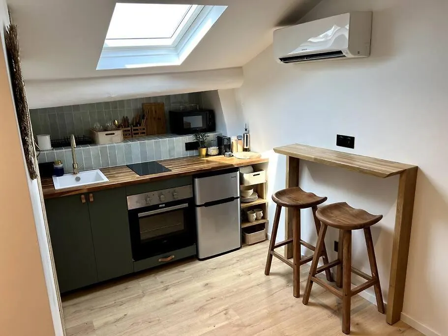 Studio Cosy Sous Les Toits Apartment Marseille