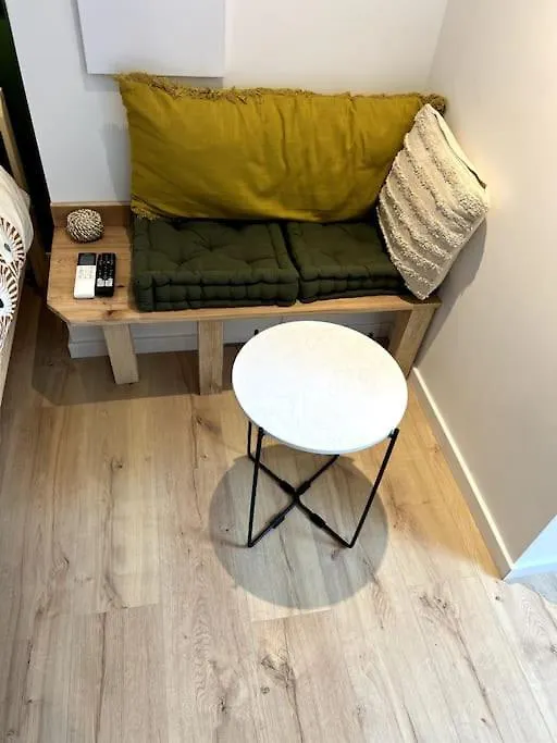 Апартаменты Studio Cosy Sous Les Toits Марсель Франция